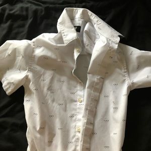 Men’s white glasses design short sleeve button up